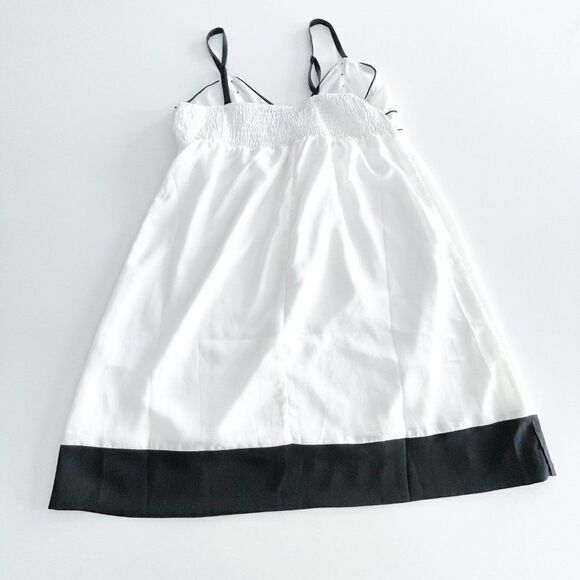 MinkPink // Size Medium // Black and White dress - Picture 9 of 10
